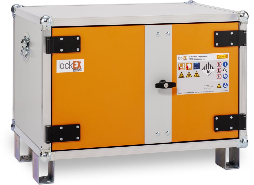Armadio per batterie con funzione di ricarica CEMO lockEX - 8/5 con piedini regolabili