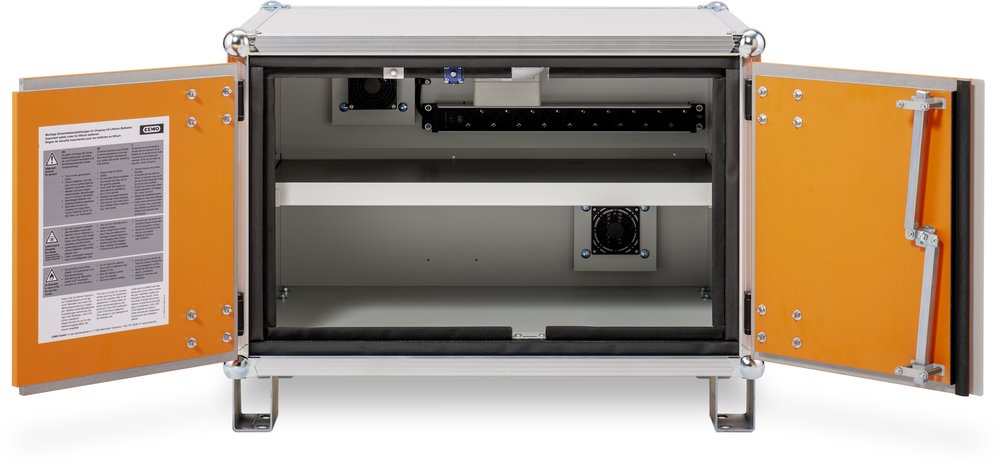 Armadio per batterie con funzione di ricarica CEMO lockEX - 8/5 con piedini regolabili