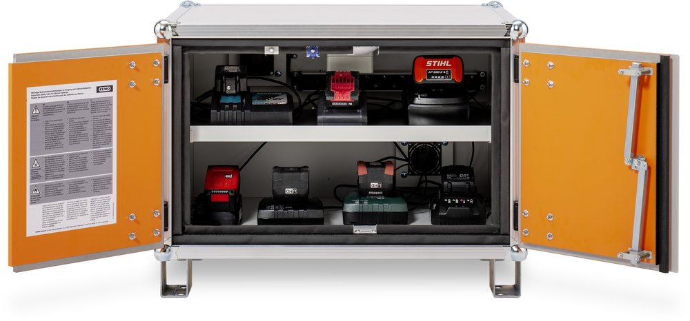 Armadio per batterie con funzione di ricarica CEMO lockEX - 8/5 con piedini regolabili